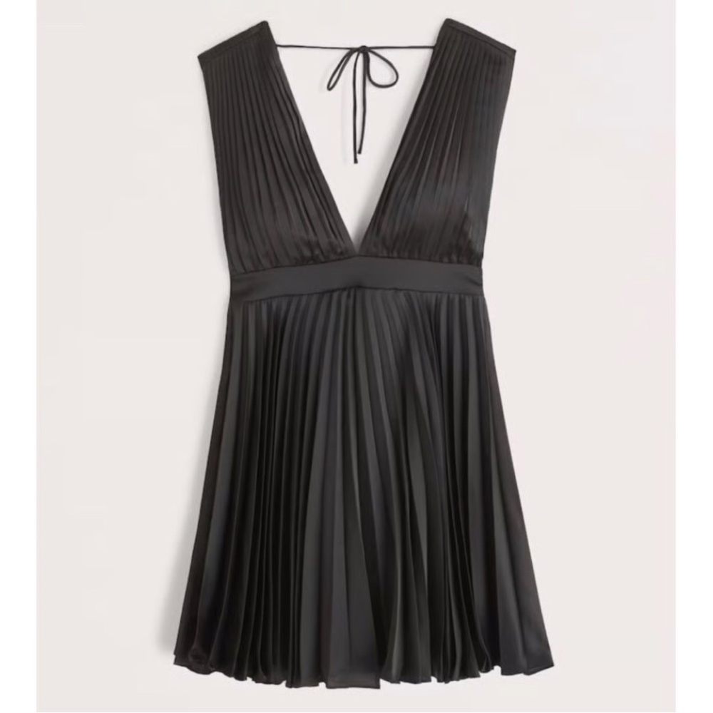 Abercrombie & Fitch Black Pleated A-line Plunge Dress